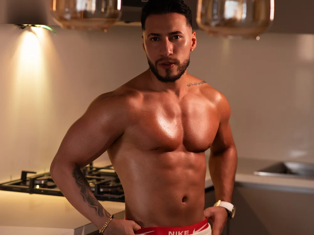 Thiago_Hill's Offline XXX Chat
