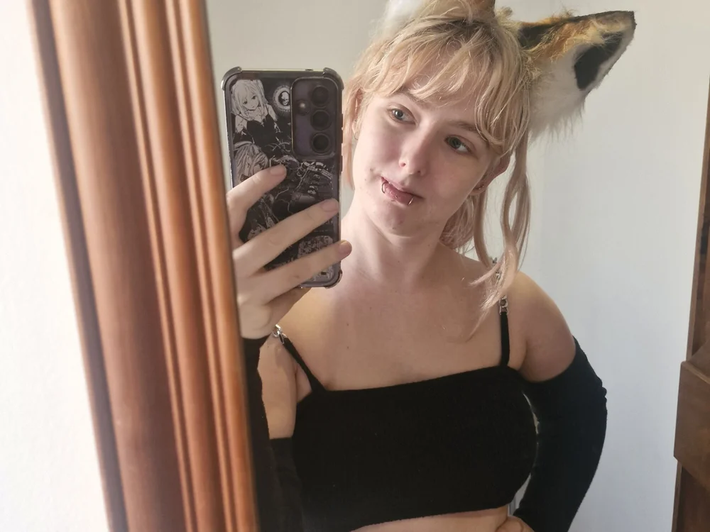 Valenciaishorny's Offline XXX Chat