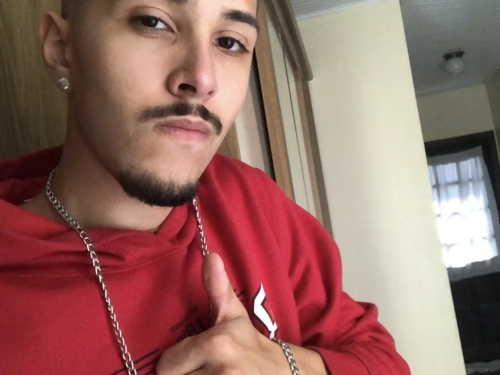 henriquexz244 offline XXX-chatje