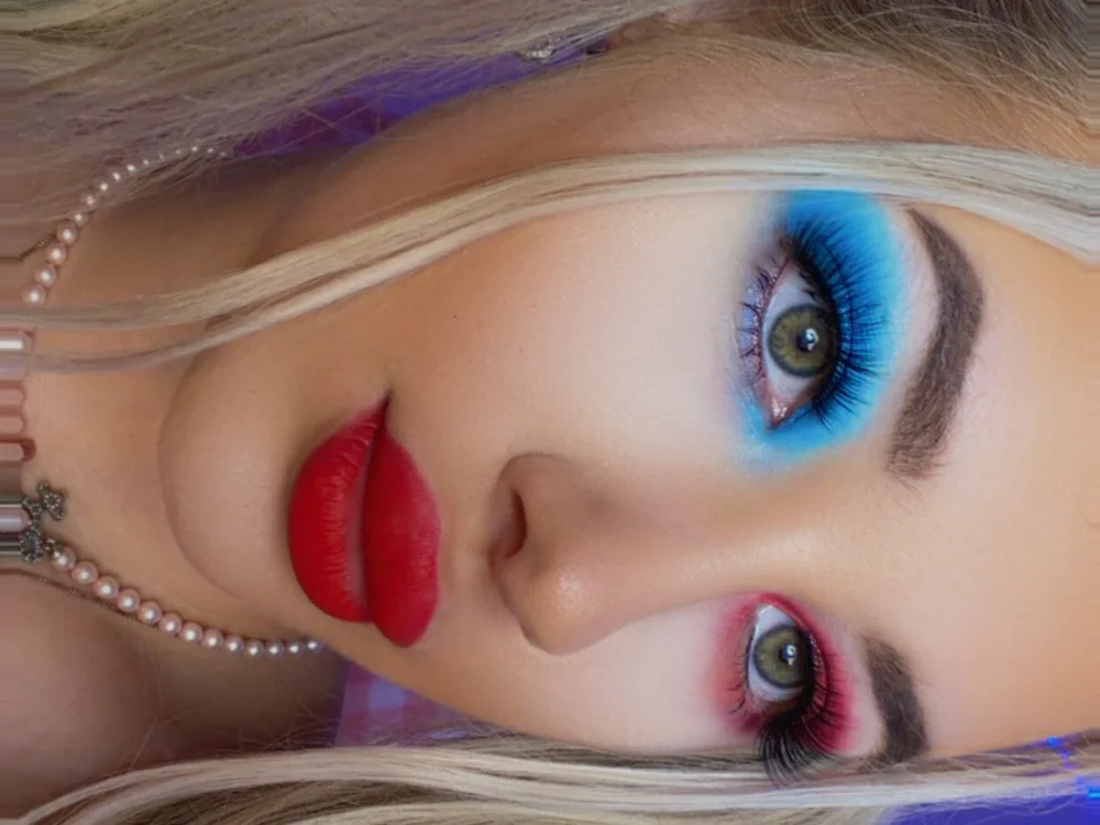 Babydollbarbiex's Offline Chat Room