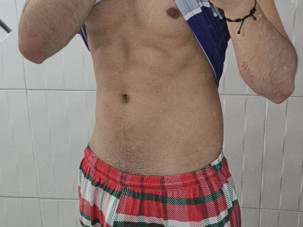 milo_boy98 Offline XXX Chat