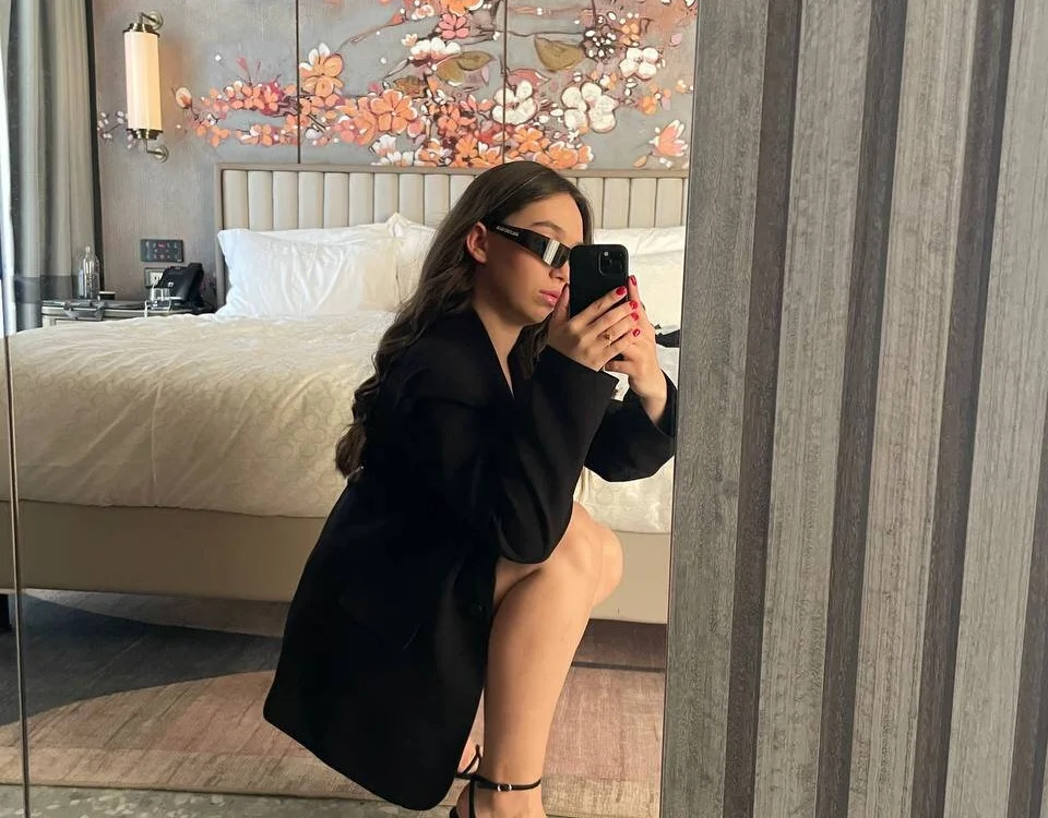 Arianahot777 Offline XXX-Chat