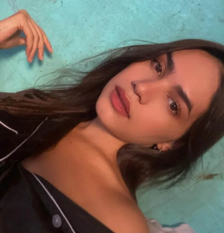 appleredfieldx's Offline Chat Room