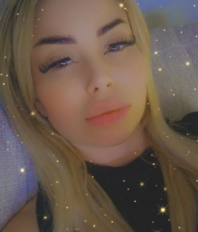 queenbee425's Offline XXX Chat
