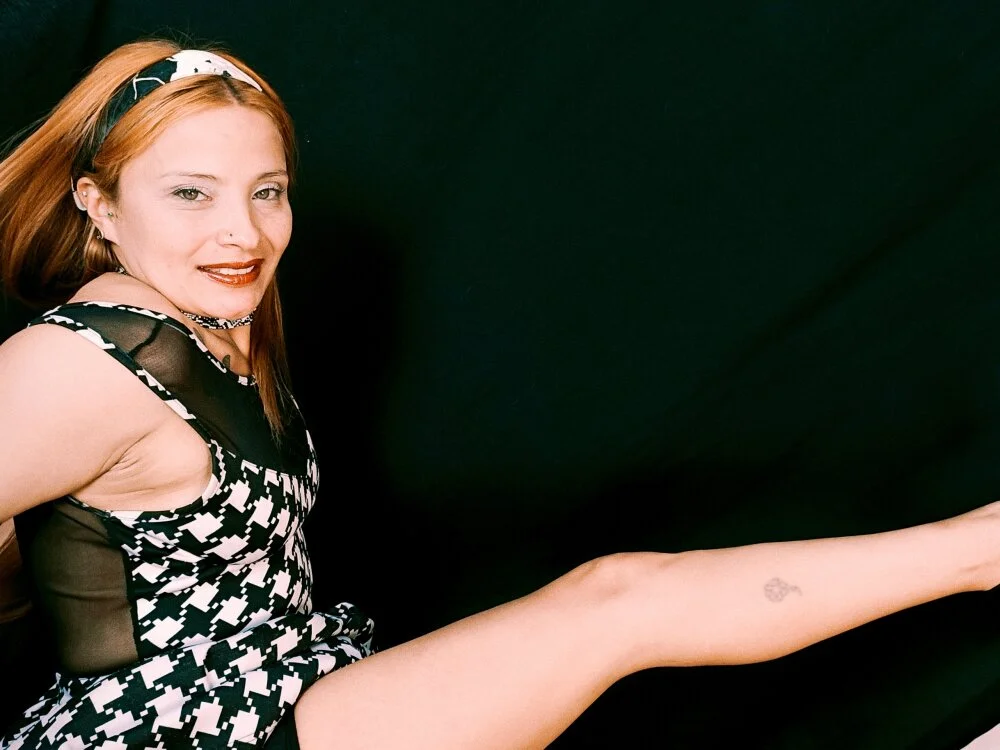 Martina_smthn Offline XXX chat