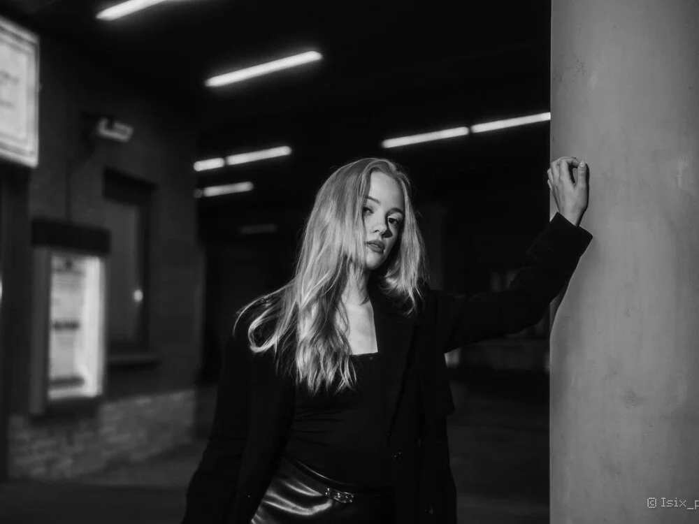 Dear_Tessa Adlı Modelin Çevrimdışı XXX Sohbeti