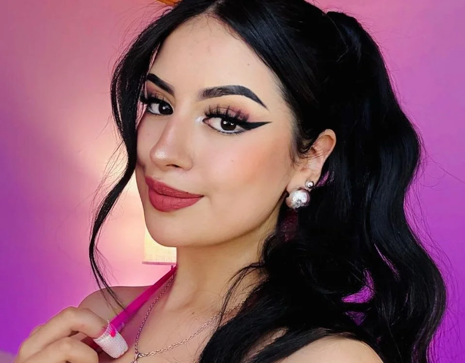Mewlisse Adlı Modelin Çevrimdışı XXX Sohbeti