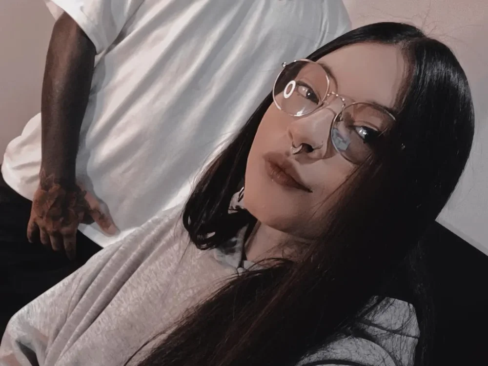 SweetHelll77's Offline Chat Room