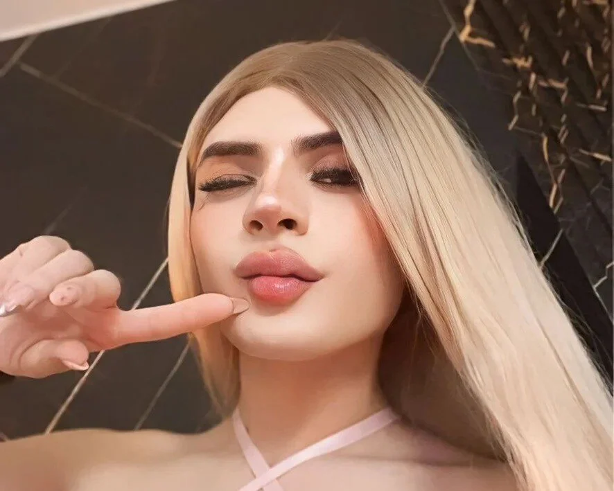 Iam_Emiily_ offline XXX-chat