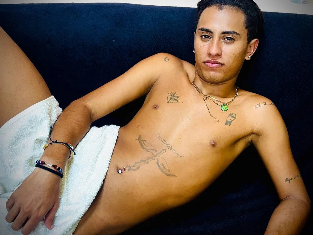 Milky_Crew's Offline XXX Chat