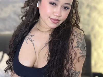 Isa__Blanc on StripChat