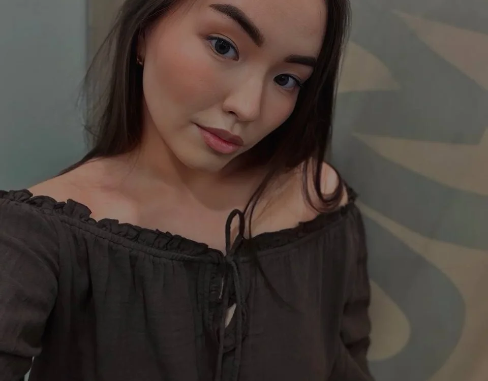 MonaBagg's Offline Chat Room