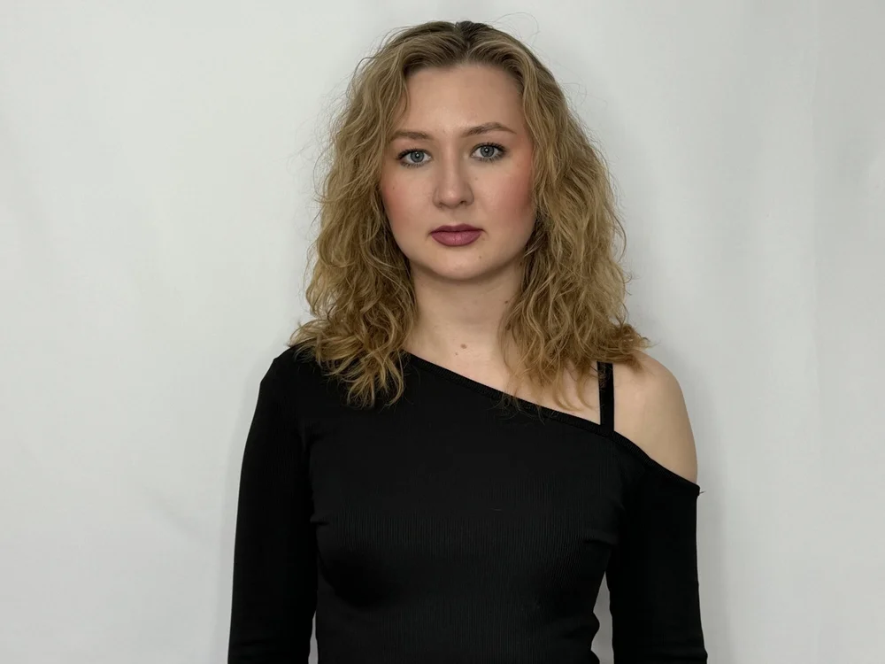 EleneBagg's Offline Chat Room