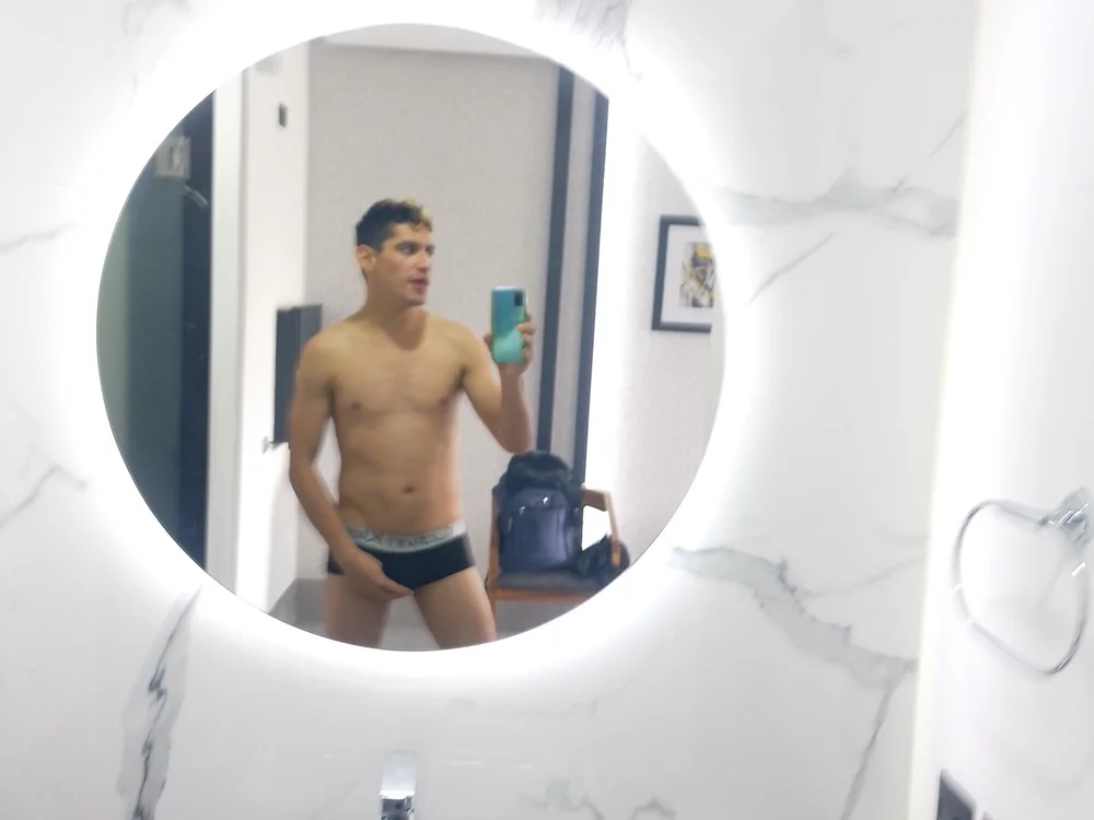 touchboyhot's Offline XXX Chat