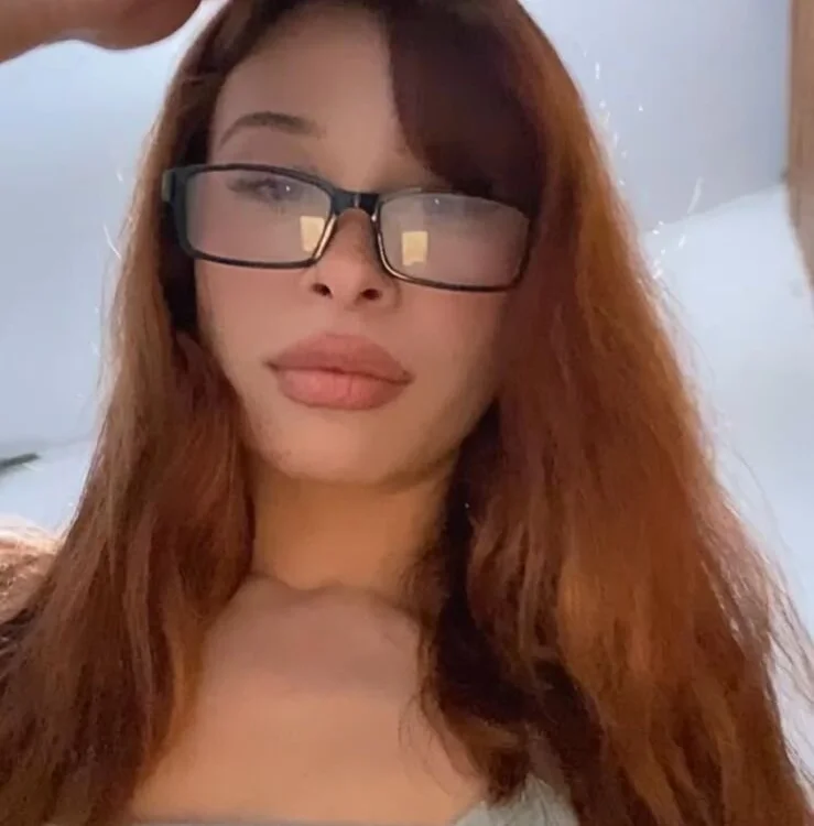 actuallycami's Offline Chat Room