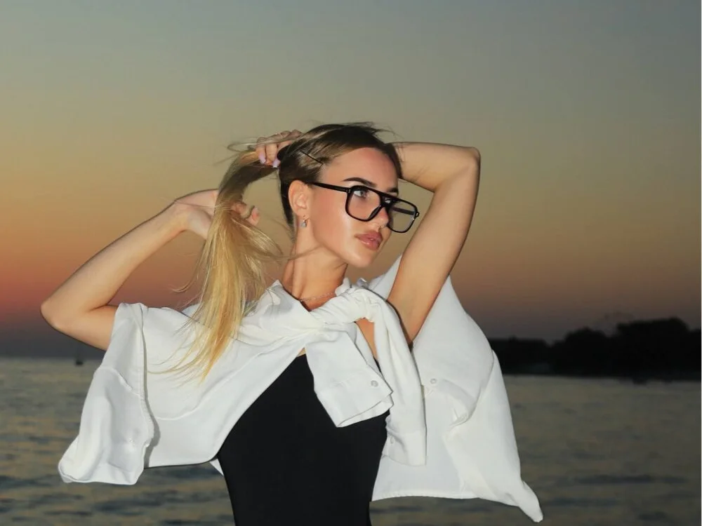 BriannaKlette's Offline XXX Chat