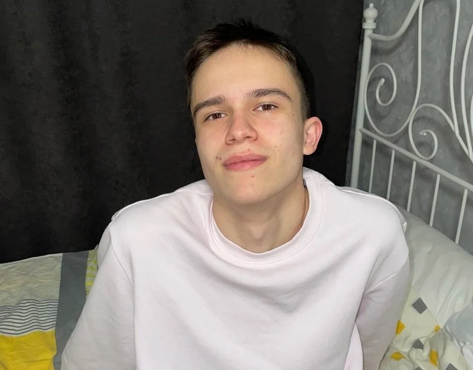HotTeens' Offline Chat Room