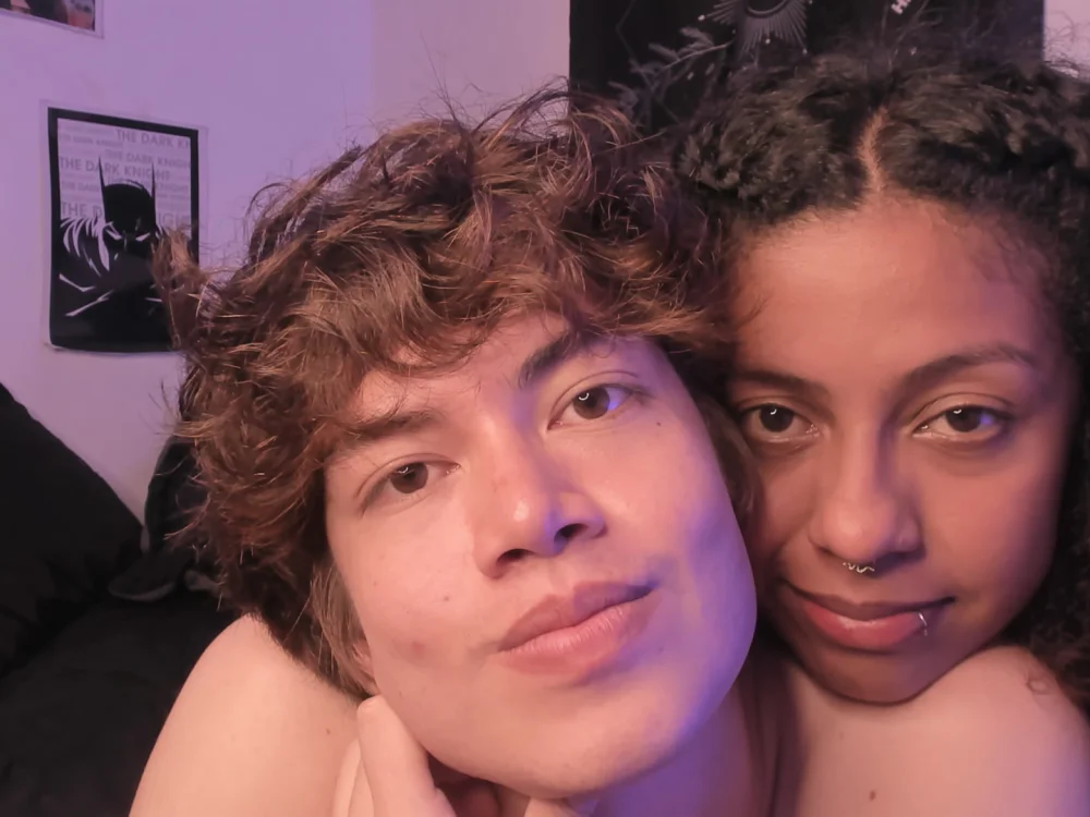 hothoneychile 離線 XXX 聊天