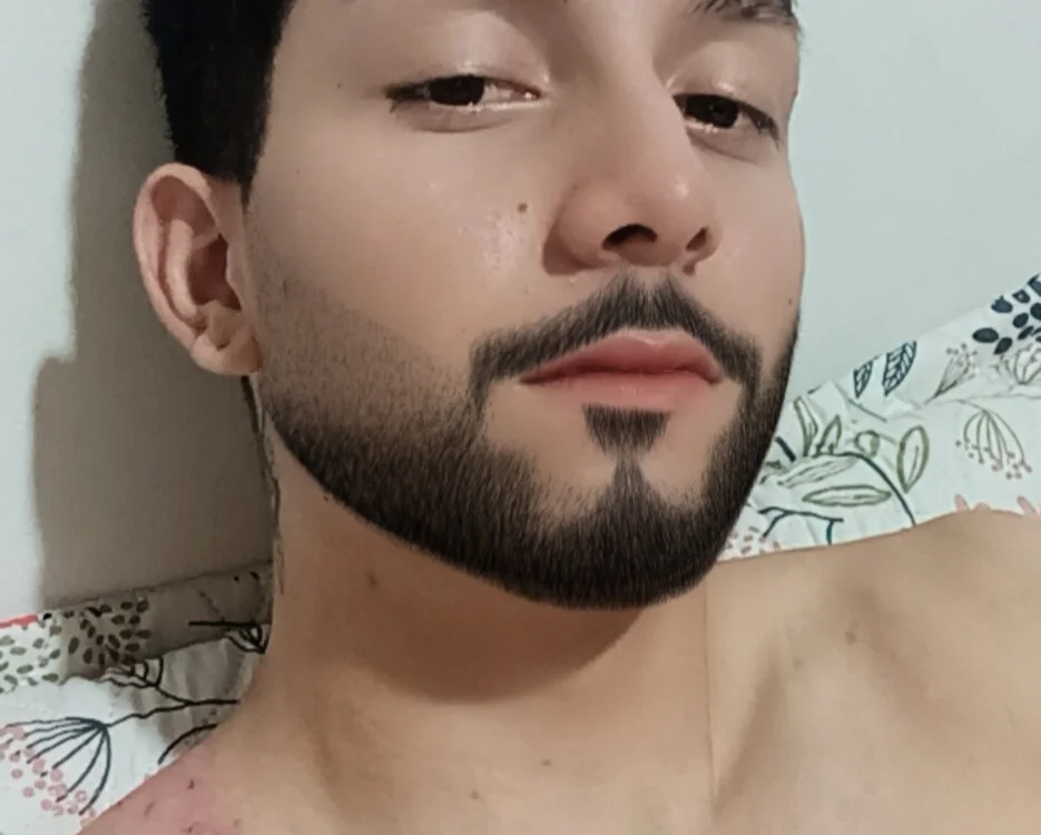 EL-BRAYAN_30's Offline XXX Chat