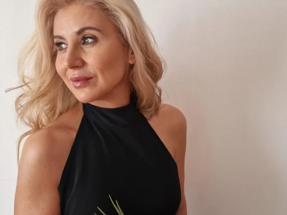 KaceyKay: онлайн-секс-чат