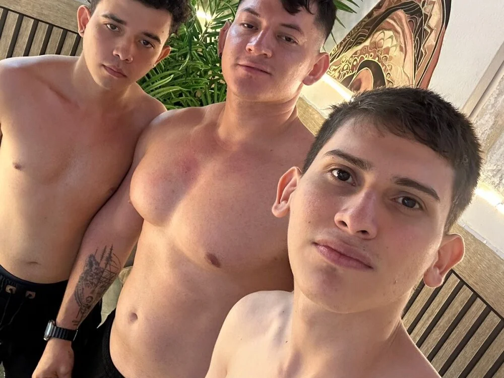 Just4life242's Offline XXX Chat