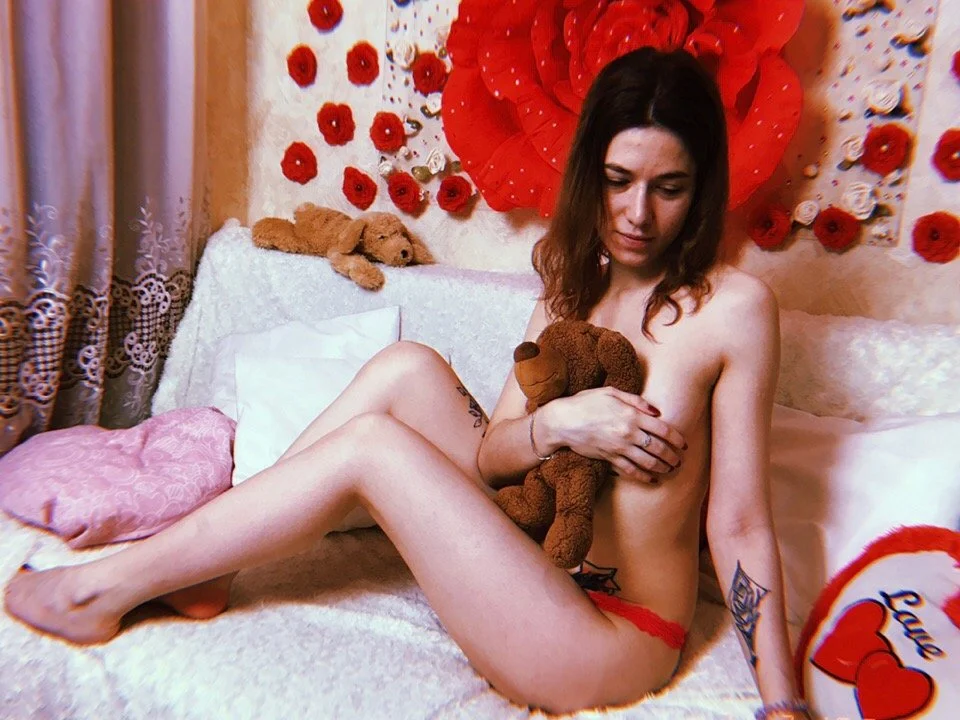 Selena_Little's Offline XXX Chat