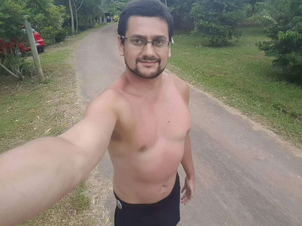 Alex-Naturista offline XXX-chat