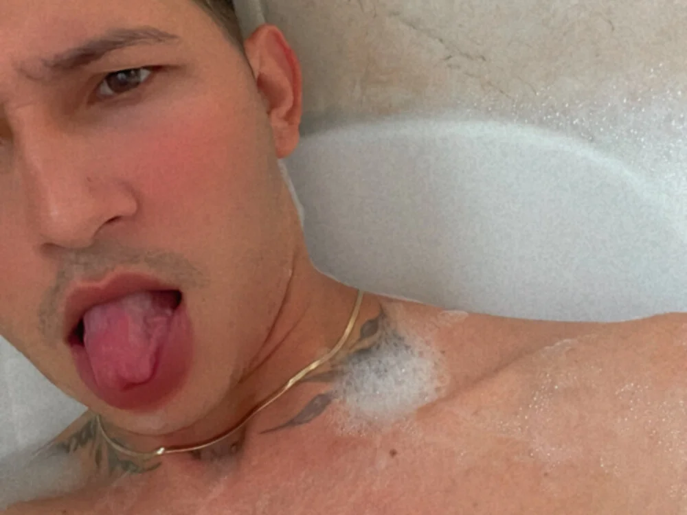 the_baby26's Offline XXX Chat