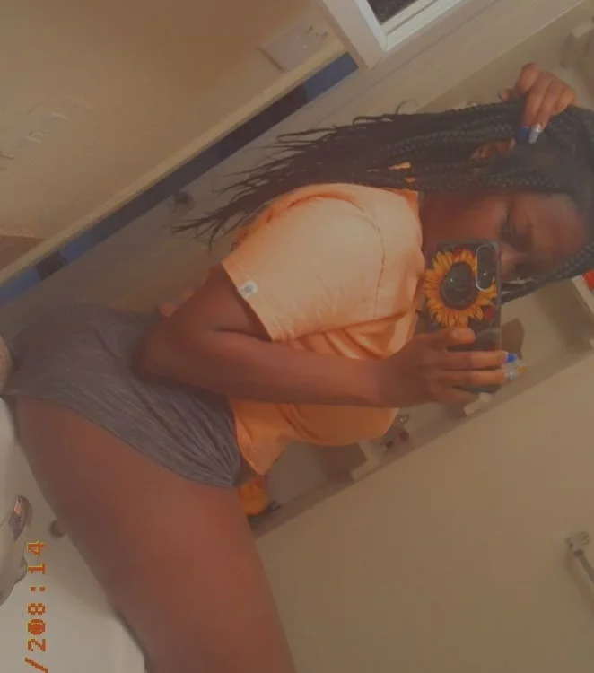 prettylilblack's Offline XXX Chat