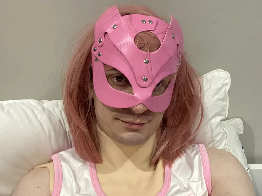 Chloe_Devine's Offline Chat Room