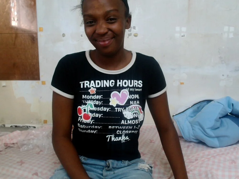 SlimBitch202 Adlı Modelin Çevrimdışı XXX Sohbeti