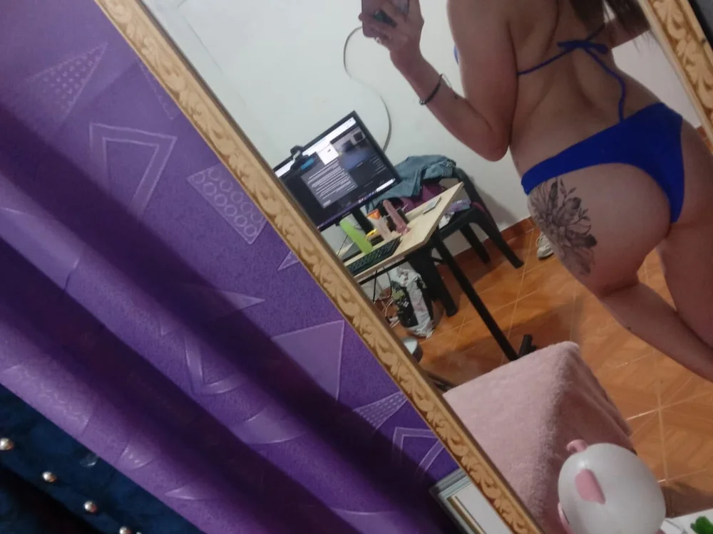 Cloe_Willians offline chatrum