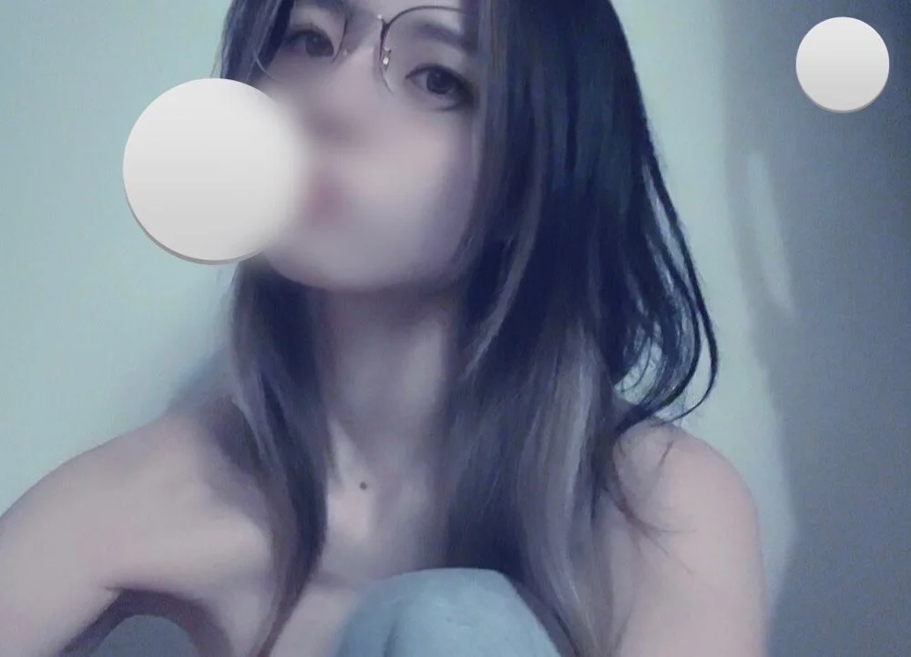 Rui_Rui_xx's Offline XXX Chat