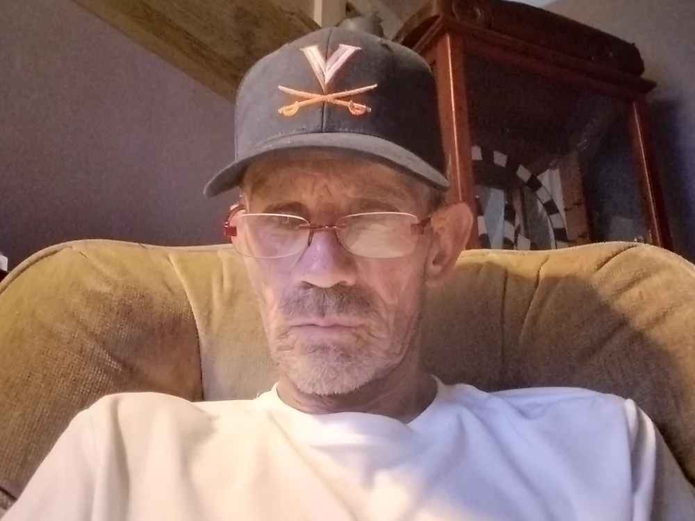 spinnut Chat XXX offline