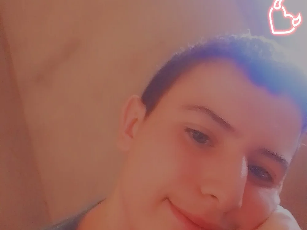 Zakariahorney1 Adlı Modelin Çevrimdışı XXX Sohbeti