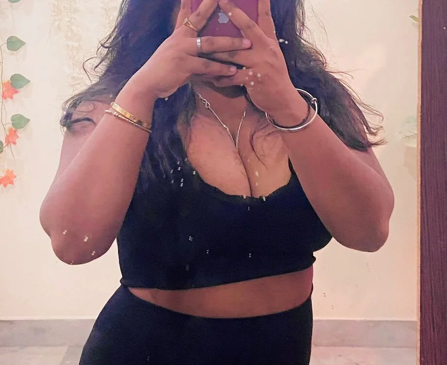 Shalu_naughty69's Offline XXX Chat