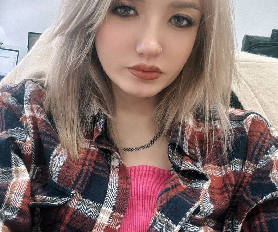 vikitty01n Offline XXX chat