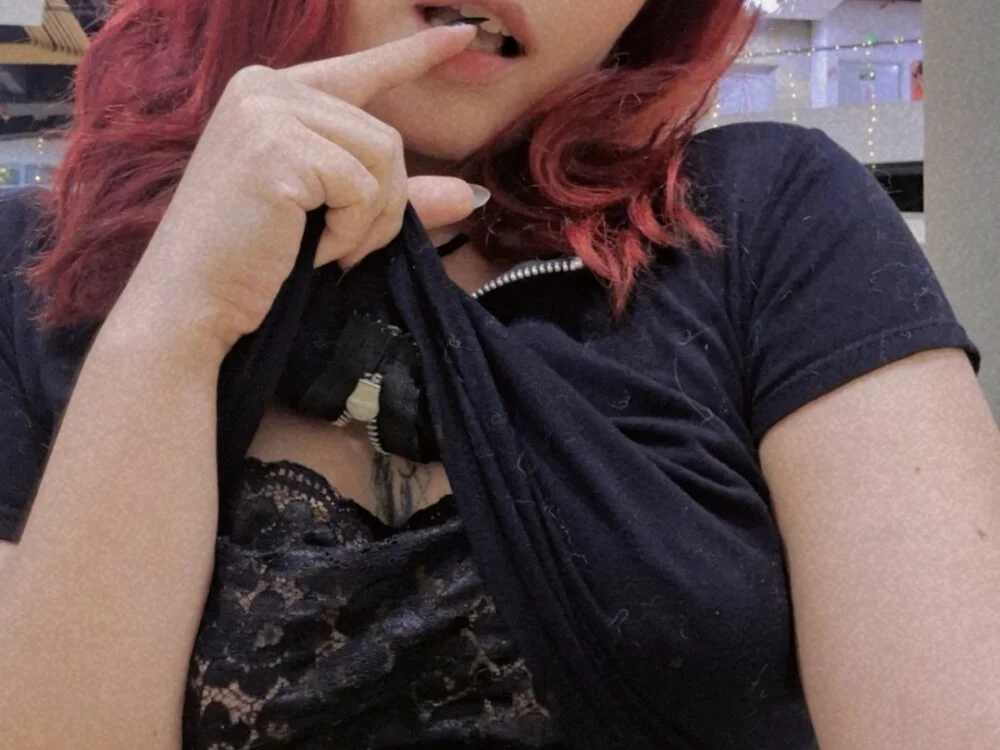 دردشة Eveeelyn25 الجنسية دون اتصال