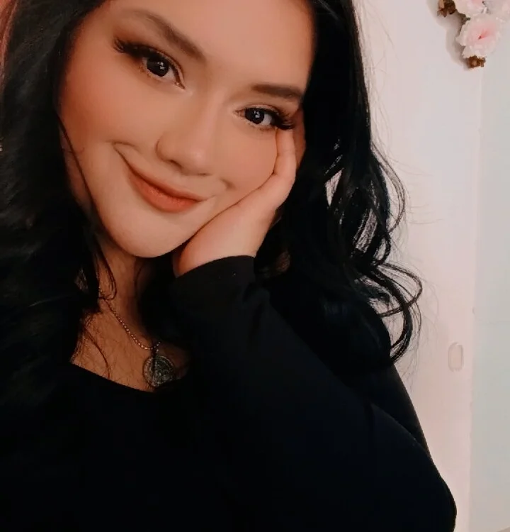 Lunarose_sweet's Offline Chat Room