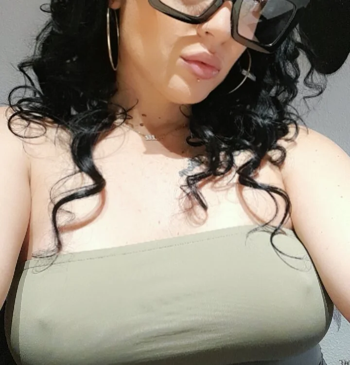 emmy_34's Offline Chat Room