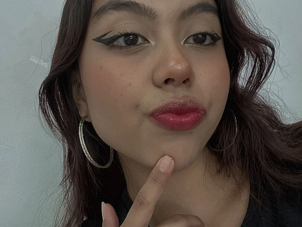 Ava_jones1のオフラインXXXチャット