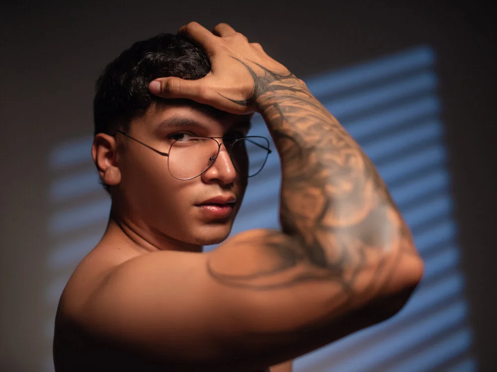 دردشة ApoloTorres الجنسية دون اتصال