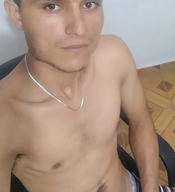 naughty_boy28's Offline Chat Room