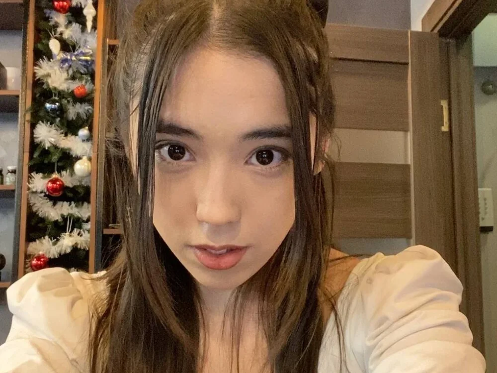 MaeAtwood's Offline XXX Chat