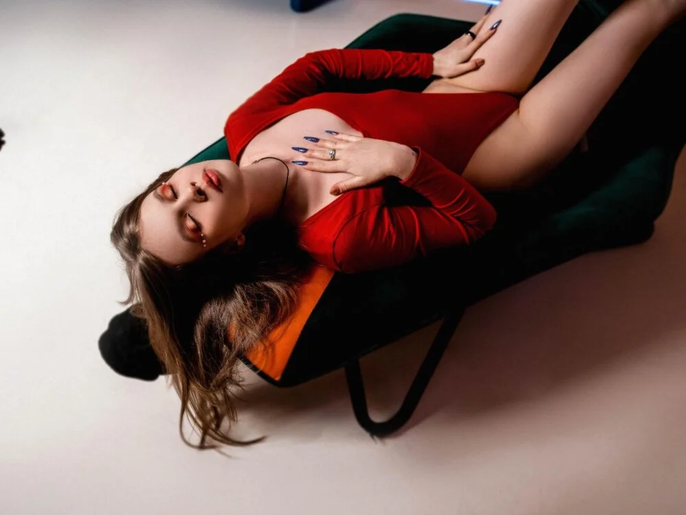 Selen_hells_weet's Offline XXX Chat