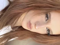 MarineBeydoun webcam model
