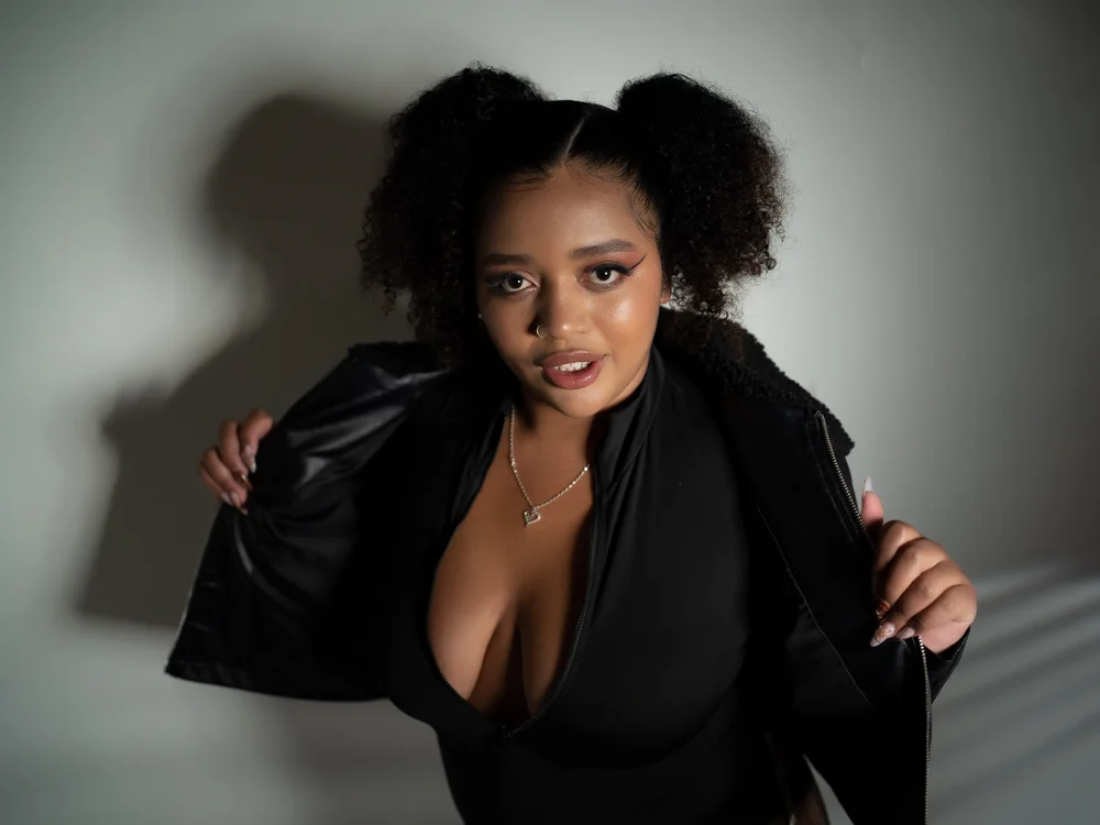 Natasha_Blossom's Offline XXX Chat