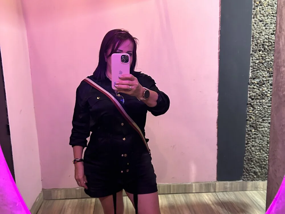 Offline XXX chat PaulinaSanders_X