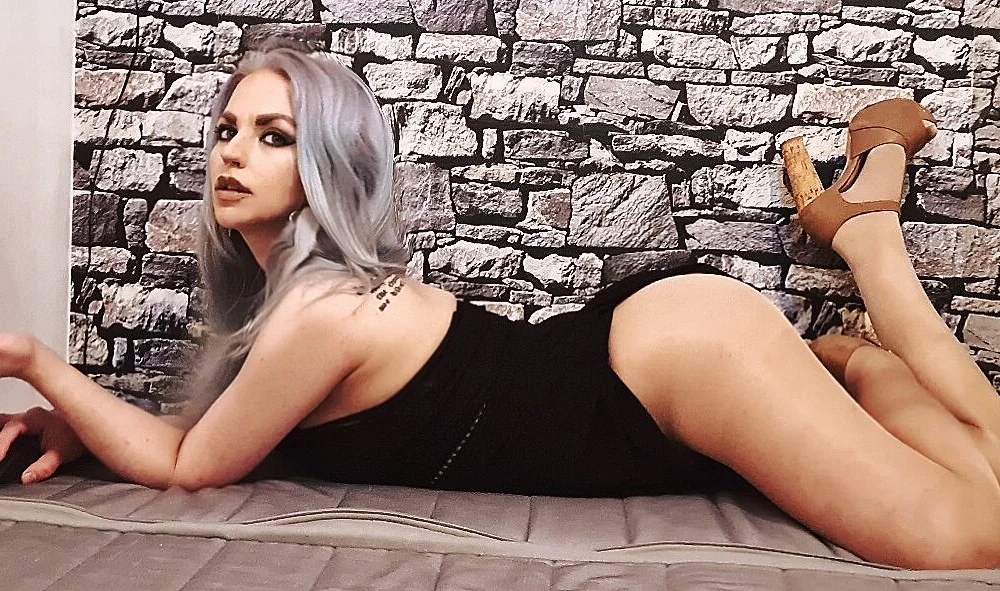 tightPrincessNo1 Adlı Modelin Çevrimdışı Sohbet Odası
