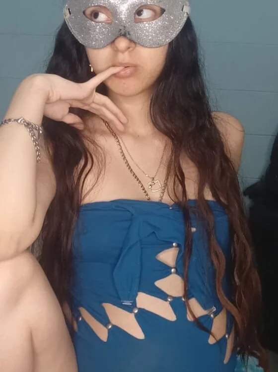Irenebl20's Offline Chat Room